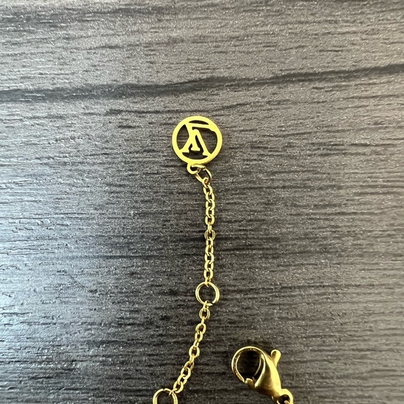 Authentic gold plated Louis Vuitton bracelet - Picture 12 of 12